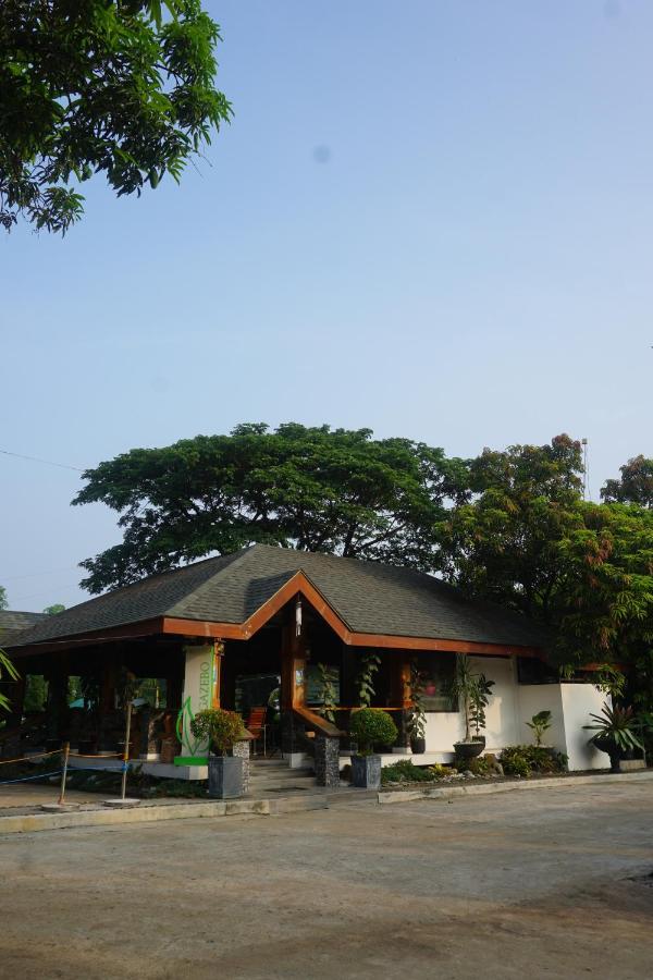 Floating Sanctuary Resort Powered By Cocotel Bulacan Екстер'єр фото