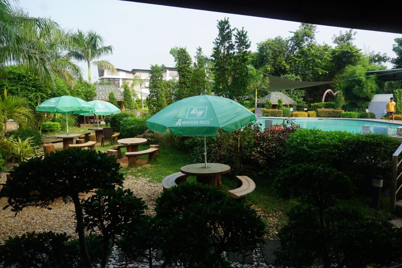 Floating Sanctuary Resort Powered By Cocotel Bulacan Екстер'єр фото