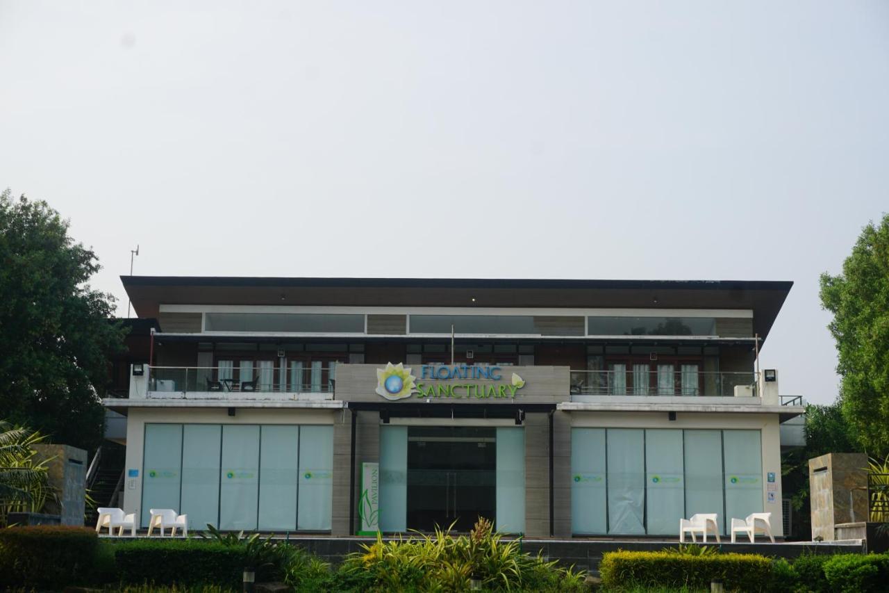 Floating Sanctuary Resort Powered By Cocotel Bulacan Екстер'єр фото