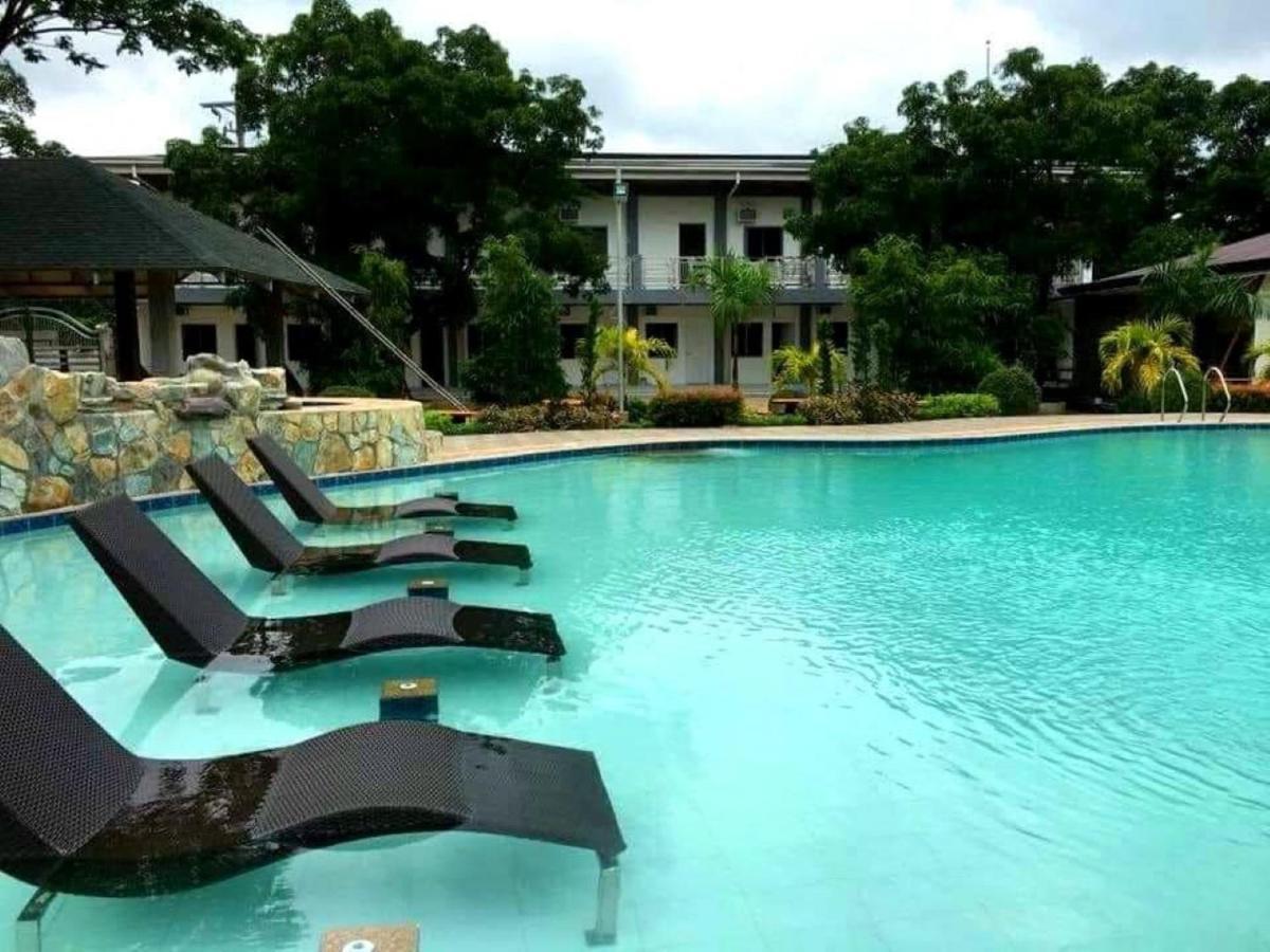 Floating Sanctuary Resort Powered By Cocotel Bulacan Екстер'єр фото