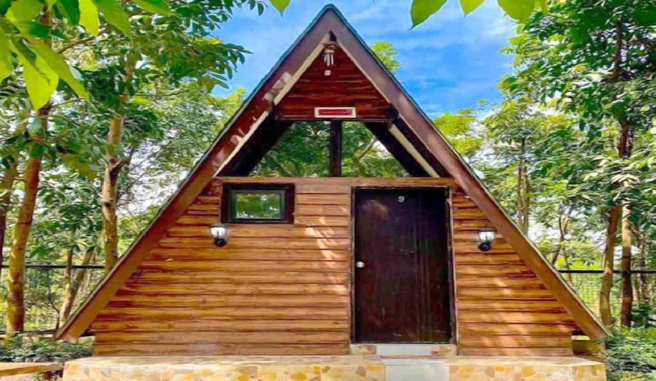 Floating Sanctuary Resort Powered By Cocotel Bulacan Екстер'єр фото